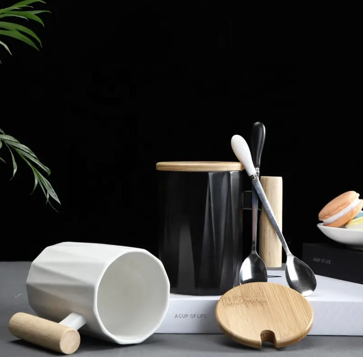 Black and white nordic coffee cup with bamboo handle